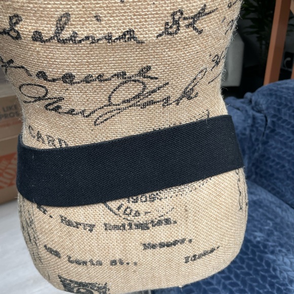 Vince Camuto leather belt. M/L - Picture 5 of 6